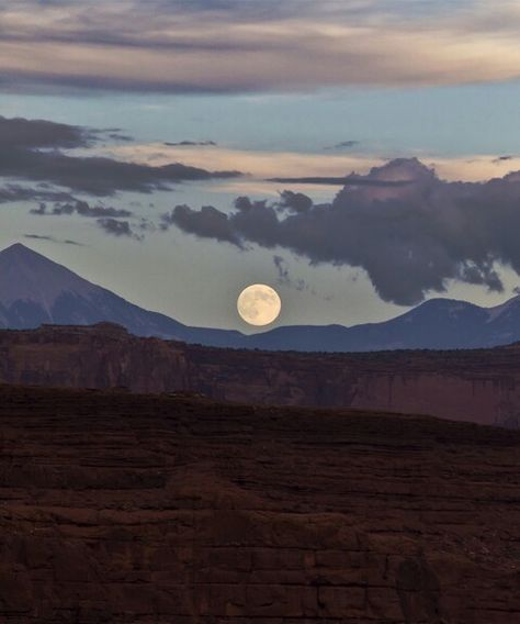 Moon During The Day, Snake Ranch, Moon Desert, Dream Moon, Desert Moon, Shoot The Moon, Look At The Moon, Moon Rising, Moon Pictures