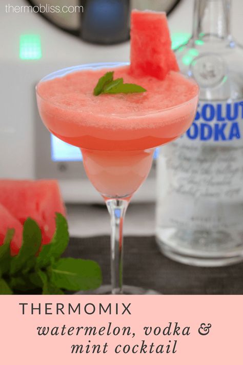 The perfect summer drink! Our Thermomix Watermelon, Vodka & Mint Cocktail will have you wishing summer would never end! Quick, easy & delicious! Vodka Slushies, Watermelon Cocktail Recipes, Baileys Cocktails, Frozen Strawberry Daiquiri, Mint Cocktails, Watermelon Cocktail, Strawberry Vodka, Frozen Strawberry, Perfect Summer Drink