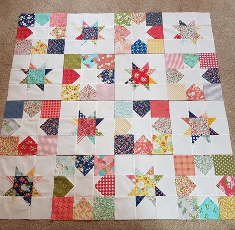 Hubster thinks this should be called “Jailbreak” as the stars look like they’ve escaped from their blocks of colour! 🤣👏 That these little stars are so naughty only makes me love t… Quilt Business, Charm Pack Quilt Patterns, Sawtooth Star, Patchwork Christmas, Quilt Blocks Easy, Charm Pack Quilt, Quilt Block Patterns Free, Classic Quilts, Scrap Quilt Patterns