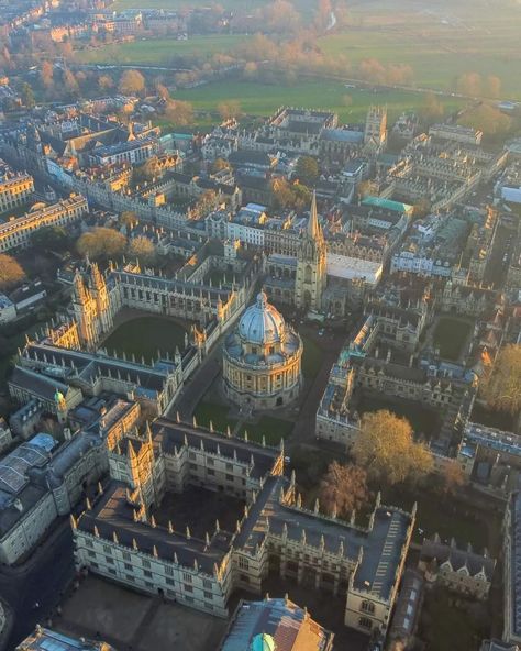 University Of Oxford, View From Above, College Campus, University College, Oxford University, Photographic Art, Colleges And Universities, Paris Skyline, City Photo