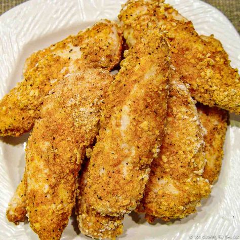 30-minute easy baked chicken tenders for the whole family. Moist and tender with no messy frying, just follow these simple step by step photo instructions. #ChickenTenders #BakedChickenTenders #ChickenStrips Shake And Bake Chicken, Baked Chicken Tenderloins, Shake N Bake Chicken, Baked Chicken Strips, Spicy Baked Chicken, Shake And Bake, Great Chicken Recipes, Bake Chicken, Baked Chicken Tenders