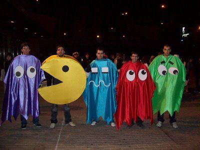 Pac Man Costume, 4 Person Halloween Costumes, Kendal Calling, Funny Group Costumes, Halloween Group, Cute Group Halloween Costumes, Holloween Costume, Halloween Costumes Friends, Group Halloween Costumes