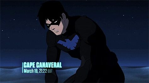 Nightwing giving CPR... even when he does this he looks hot!!!! Young Justice Funny, Young Justice Invasion, Good Gif, Nightwing Young Justice, Young Justice Robin, Night Wing, Nightwing And Starfire, Kid Flash, Comic Characters