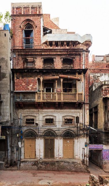 Pakistani Architecture, Culture Dress, Pakistan Art, Pakistani Art, Pakistan Culture, History Of Pakistan, India Street, Punjabi Culture, India Architecture