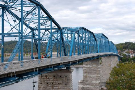 Erected in 1891, the Walnut St. Bridge is one of the world's longest pedestrian bridge. It connects downtown Chattanooga to the north shore. It is a favorite of residents and visitors alike. Now dog friendly! For reservation information, call 311. Tennessee Aquarium, Bouldering Wall, Downtown Chattanooga, Pedestrian Bridge, City Garden, River Walk, River Boat, Holiday Inn, North Shore