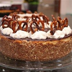 This rich, chocolate ganache-topped caramel cheesecake has a delightfully contrasting salted pretzel crust. Pretzel Cheesecake, Salted Caramel Pretzels, Chocolate Caramel Pretzels, Brag Board, Chocolate Raspberry Cheesecake, Salted Pretzel, Salted Caramel Cheesecake, Pretzel Crust, Caramel Pretzels