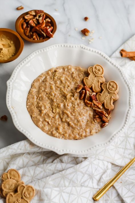 Gingerbread Oatmeal, Winter Breakfast, Easy Oatmeal, Fall Breakfast, Christmas Breakfast, Healthy Snacks Easy, Oats Recipes, Oatmeal Recipes, Holiday Cooking