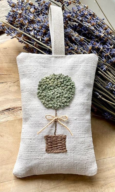 Linen Flower, Lavender Crafts, Topiary Tree, Embroidery Stitches Beginner, Kids Knitting Patterns, Dried Lavender Flowers, Scrap Fabric Crafts, Textile Art Embroidery, Linen Ribbon