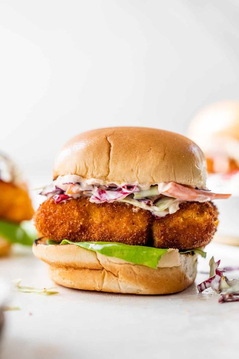 Crispy Cod Sandwich Cod Sandwich, Fried Cod Fish, Crispy Cod, Fish Sandwich Recipes, Recipes Sandwiches, Vegan Meat Substitutes, Fried Cod, Fish Sandwich, Cod Recipes