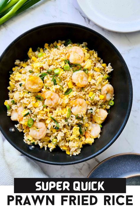 Perfect served on its own or a fantastic side to a Chinese feast! Not only are fried rice the ideal solution to dry and clumpy leftover rice, it's also super quick and easy to make! This prawn fried rice recipe, for example, takes just 15 minutes from start to finish! Creamy Garlic Prawn Pasta, Chinese Feast, Garlic Prawn Pasta, Creamy Garlic Prawns, Chinese Steamed Fish, Tasty Fried Rice, Prawn Fried Rice, Chicken Paella, Prawns Fry