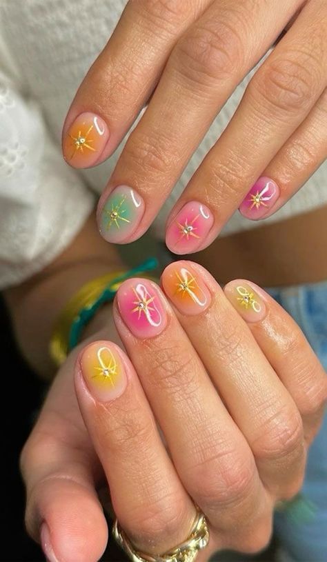 Short Nails Design Flowers, Mix And Match Nails Short, Nails Gel Short Simple, European Summer Nails, Short Funky Nails, Short Aura Nails, Subtle Pride Nails, Match Nails, Summer Vacation Nails