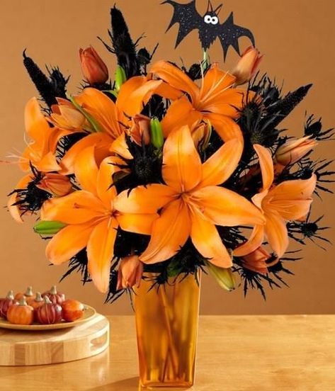 Flower arrangement #flowersarrangements Halloween Flower Arrangements, Halloween Floral Arrangements, Halloween Floral, Fall Flower Arrangements, Halloween Flowers, Halloween Centerpiece, Fall Floral Arrangements, Diy Centerpieces, Spooky Decor