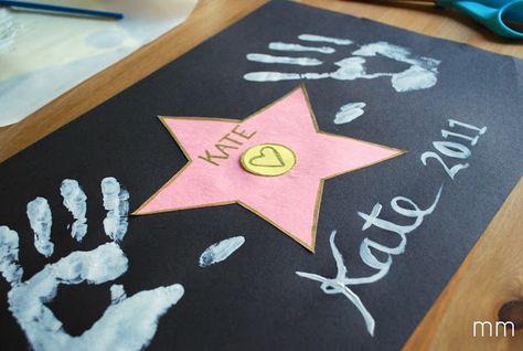 Oscar party ideas: Hollywood Star by Miranda Made Hollywood Crafts, Hollywood Classroom, Hollywood Theme Classroom, Deco Cinema, Rockstar Party, Rock Star Birthday, Rockstar Birthday, Rockstar Birthday Party, Star Birthday Party