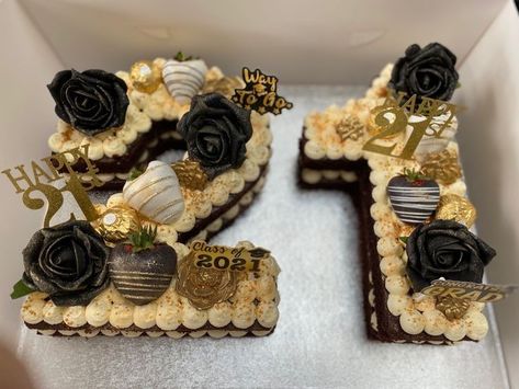 Number Cake Gold And Black, Black And Gold Number Cake, 21st Birthday Cake For Guys, 40th Birthday Cupcakes, 21st Bday Cake, 50th Birthday Cupcakes, 21st Birthday Cupcakes, Cake Mom, Guys 21st Birthday