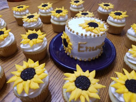 Wild One Sunflower Birthday, Sunflower Smash Cake 1st Birthdays, Sunflower 1st Birthday Party Girl, Sunflower First Birthday Girl, Sunflower Smash Cake, Smash Cake And Cupcakes, Sunflower First Birthday, Birthday Sunflower, Sunflower Birthday Parties