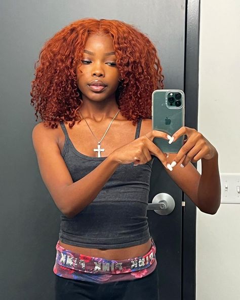 M̆̈yracle シ on Instagram: “believe the hype I’m really her 🗣 Hair from @world_new_hair” Fall Wigs, Curly Ginger Hair, Curly Ginger, Auburn Color, Ginger Brown, Dyed Hair Inspiration, Color Water, Hair Color Auburn, Curly Afro