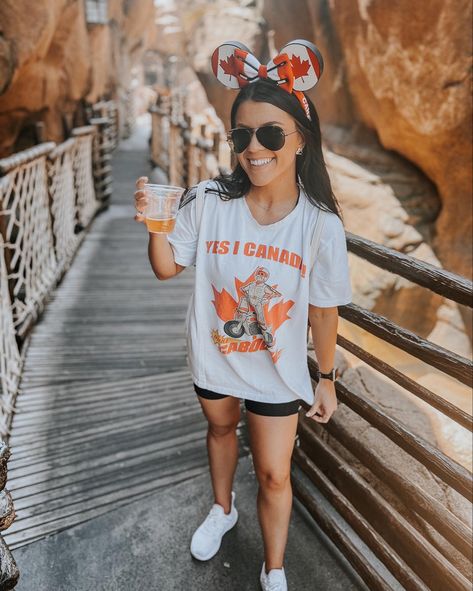 Epcot Outfit Ideas October, Epcot Family Outfit Ideas, Epcot Food And Wine Outfit Ideas, Festival Of The Arts Epcot Outfit, Kids Epcot Outfit, Epcot Outfit Ideas, Disney Pictures Epcot, Animal Kingdom Outfit, Epcot Outfit