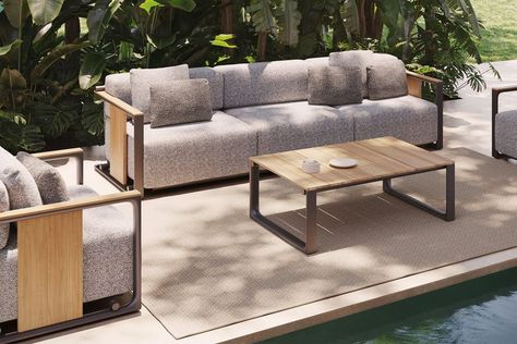 Outdoor coffee table decor