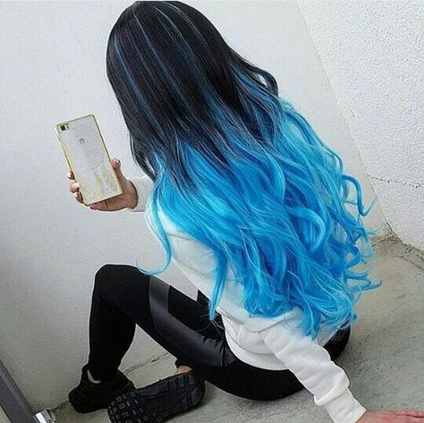 Imagem de blue, hair, and style Blue Black Hair Color, Wedding Hair Colors, Blue Black Hair, Perfect Hair Color, Beautiful Hair Color, Hair Color Shades, Hair Color Highlights, Hair Color Blue, Hair Dye Colors