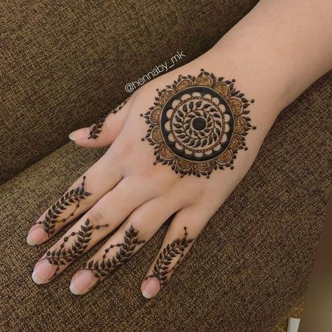 Finger Mehndi Style, New Henna Designs, Finger Henna Designs, Finger Henna, Latest Henna Designs, Beginner Henna Designs, Simple Mehndi Designs Fingers, Modern Mehndi Designs, Pretty Henna Designs