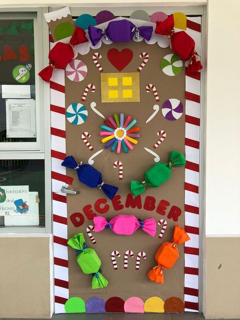 Dream House Christmas, Daycare Christmas Bulletin Board, Balloons Christmas Decorations, Christmas Decorations School Hallways, Christmas Themes For Classroom, Christmas Door Display Classroom, Candy Door Decorations Classroom, Christmas Classroom Themes, Christmas School Door Ideas