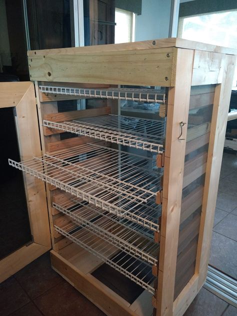 Diy Orchard Rack, Vegetable Drying Rack Diy, Vegetable Drying Rack, Soap Curing Rack Ideas, Soap Curing Rack Diy, Canning Room Storage, Diy Showcase Display, Soap Making Studio Ideas, Vegetable Rack Ideas