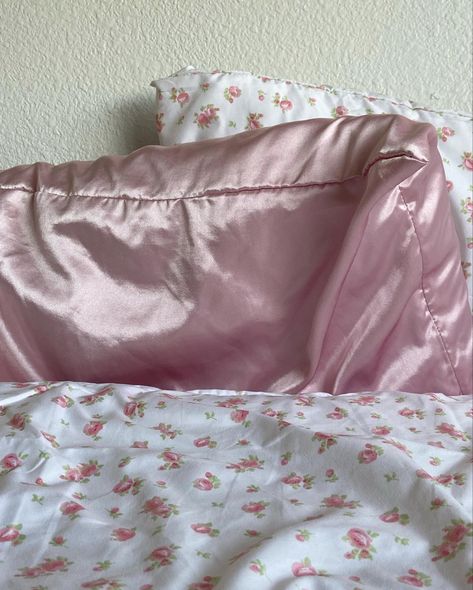 Pink Bedspread Dorm, Pink Satin Bed Sheets, Floral Bedsheets Coquette, Pink Satin Sheets Aesthetic, Pink Pillow Case, Satin Bedsheets Aesthetic, Pink Satin Bed Aesthetic, Pink Silk Sheets Aesthetic, Pink Satin Pillowcase