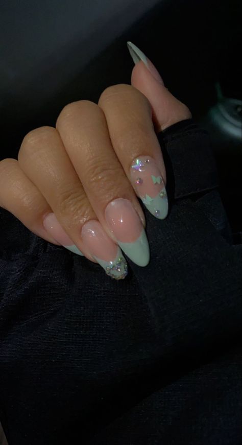 Pastel Green Nails Almond, Green Butterfly Nail Designs, Pastel Mint Nails, Mint Blue Nails, Mint Green Nail Art, Nails Mint Green, Pinterest Nail Ideas, Mint Green Nails, Quinceanera Nails