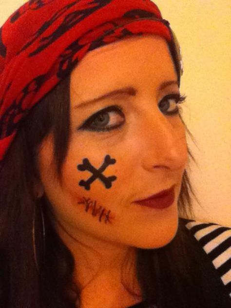 Female pirate, face paint, make up Pirate Makeup With Scar, Pirate Face Paint Ideas For Kids, Kids Pirate Makeup, Pirate Makeup Kids, Pirate Face Paint Women, Face Paint Pirate, Face Painting Pirate, Womens Pirate Makeup, Pirate Girl Makeup