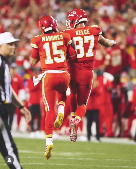 Cheifs Football, Patty Mahomes, Kc Cheifs, Kansas City Nfl, Eagle Football, Chiefs Wallpaper, Funny Football Videos, Aesthetic Sports, Anuel Aa Wallpaper