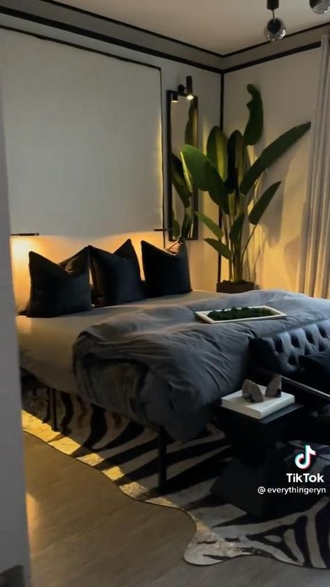 Hotel Inspired Bedroom Small Spaces, Cozy Glam Home Decor, Modern Lux Apartment Decor, Aesthetic Apartment Ideas Modern, Small Apartment Gallery Wall, Floor To Ceiling Wall Decor, Luxe Guest Bedroom, Bedroom Inspirations With Plants, Black Apartment Bedroom Aesthetic