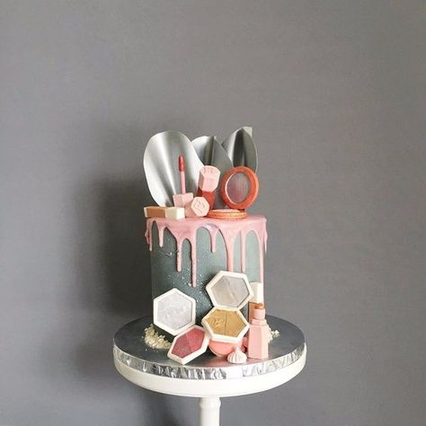 Monochrome Cake, Makeup Birthday Cakes, Artist Cake, Beauty Cakes, Make Up Cake, Yogurt Cake, Fashion Cakes, Pretty Birthday Cakes, Cute Birthday Cakes