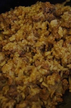 I found two other recipes online for Hamburger Helper Rice Oriental and I kind of combined the two recipes into my own recipe. Hamburger Helper Rice, Hamburger Rice, Hamburger Helper Recipes, Hamburger Dishes, Diner Recept, Hamburger Meat Recipes, Supper Ideas, Homemade Hamburgers, Hamburger Helper