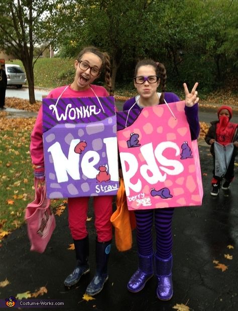 Nerds Candy Boxes - Homemade Halloween Costume I just figured out what me and my BFF are gonna be for Halloween ☺ Preteen Girls Halloween Costumes, Halloween Costumes For Girls 10-12, Coolest Costumes, Costumes Homemade, Homemade Costumes For Kids, Friend Duo, Boxing Halloween Costume, Zombie Costumes, Painting Tattoos