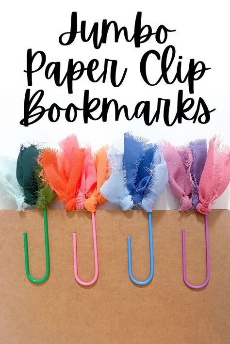 Giant Paperclip Crafts, Jumbo Paper Clip Bookmarks, Jumbo Paper Clip Ideas, Diy Paper Clip Bookmarks, Paperclip Bookmarks Diy, Paper Clip Bookmarks Diy, Ribbon Bookmark Diy, Paper Clip Crafts, Paper Clip Bookmarks