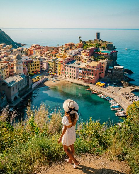 The Best Things to Do in Cinque Terre Instagram Photo Ideas, Cinque Terre Italy, Natural Pool, Crystal Clear Water, Boat Tours, Train Travel, Travel Inspo, Amalfi Coast, Breathtaking Views