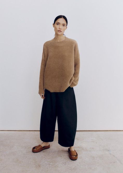 Japanese Knitting, Knitting Machines, Camel Sweaters, About Animals, Sustainable Fashion Brands, Cotton Maxi, Polo Sweater, Pleated Pants, Feel It