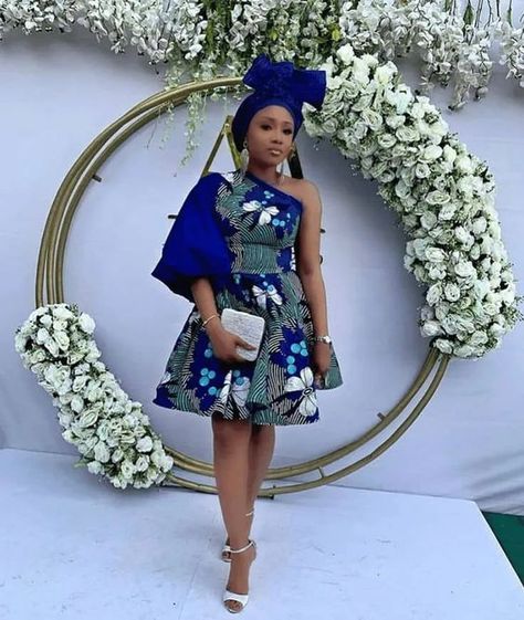 Aso Ebi Ankara Short Gown Styles - Gist94 Ankara Short, Ankara Short Gown Styles, Ankara Dress Styles, Ankara Gowns, Short African Dresses, African Fashion Skirts, Latest Ankara, African Dresses Modern, African Wear Dresses