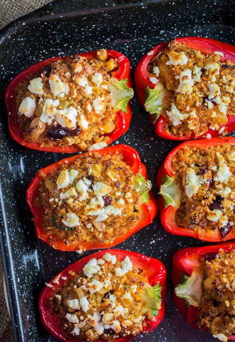 Moroccan Quinoa Stuffed Peppers 30 Day Thigh Challenge, Moroccan Quinoa, Mushrooms Salad, Eating Veggies, Lemon Quinoa, Thigh Challenge, Quinoa Stuffed Peppers, Salad Vegetarian, Moroccan Recipes