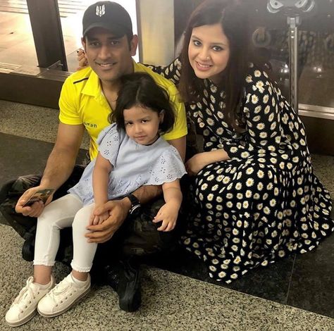 MS Dhoni with his wife Sakshi and daughter Ziva post IPL 2019 final! Sakshi Dhoni, Ms Dhoni Wife, Dhoni 7, Ziva Dhoni, History Of Cricket, Mahendra Singh Dhoni, Ms Dhoni Wallpapers, India Cricket Team, Ms Dhoni Photos