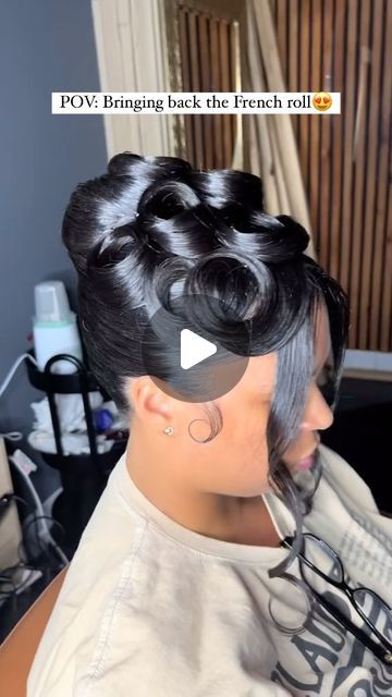 VoiceOfHair ®️ on Instagram: "The classics are making a comeback😍

@theserenityhairandspa is taking us back to the 90s with this classic look👌🏾 Love the details from the pin curls to the rhinestones👏🏾 Perfect for a wedding style or formal event❤️

Would you rock it?✨voiceofhair 

#miamihairstylist #updo #formalhair #weddignhair #promhair #curlybun #ponytails #silkpress #hairtutorials #pincurls #90style  #90shair #frenchroll #retrohair" Pin Curls Tutorial, Curl Tutorial, Back To The 90s, Curly Bun, Pin Curls, Beautiful Curly Hair, 90s Hairstyles, Silk Press, Retro Hairstyles