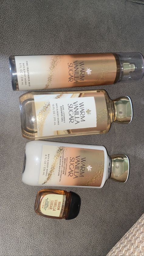 Bath And Body Works Perfume And Lotion, Bath And Body Works Perfume Vanilla, Vanilla Perfume Bath And Body Works, Bath And Body Works Body Butter, Warm Vanilla Sugar Bath And Body Works, Bath And Body Works Combo, Vanilla Shower Products, Vanilla Bath And Body Works, Bath And Body Works Aesthetic