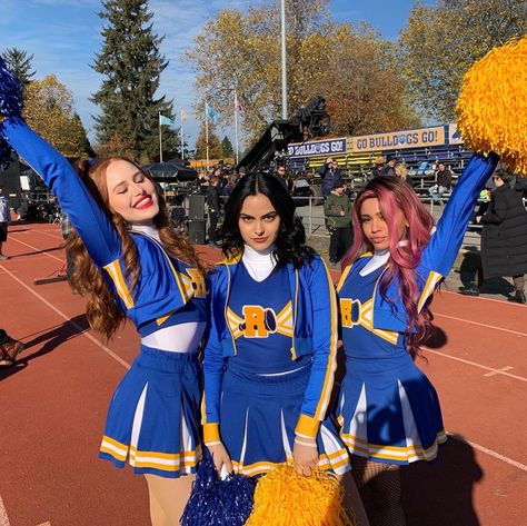 Riverdale Wallpaper, Neels Visser, Riverdale Characters, Cami Mendes, Riverdale Aesthetic, Riverdale Cheryl, Bff Halloween Costumes, Riverdale Memes, Vanessa Morgan