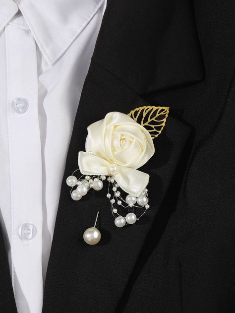 Brooch Boutonniere, Wedding Platters, Feather Bouquet, Boutonnieres Prom, White Boutonniere, Tie Ideas, Bridal Jewellery Inspiration, Cross Tattoo For Men, Groomsmen Boutonniere