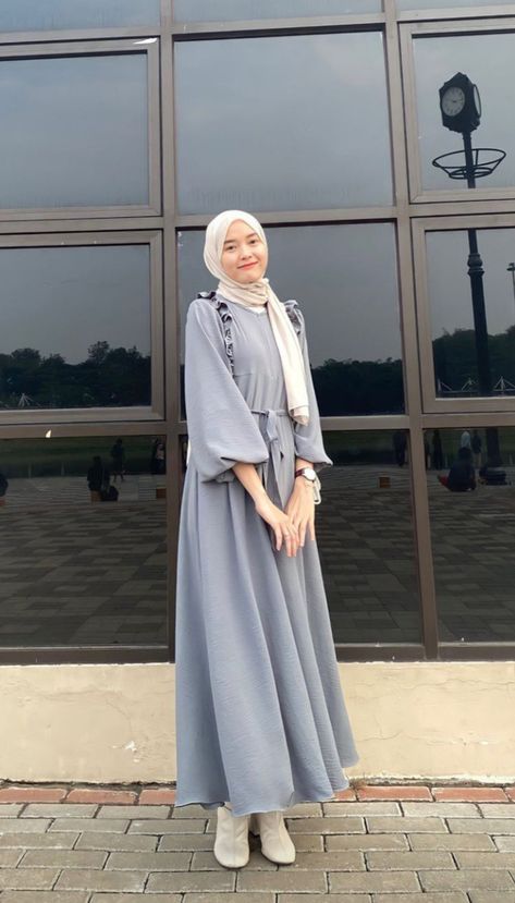 Hijabi Gowns, Outfit Hijab Casual, Elegant Classy Outfits, Outfit Upgrade, Model Gamis, Mode Abaya, Ootd Dress, Fashion Muslim, Casual Hijab Outfit