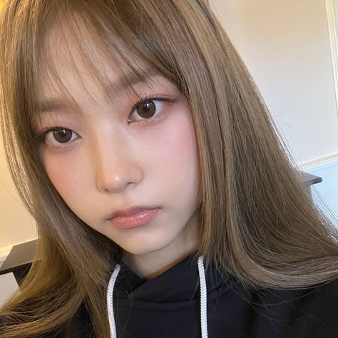 haerin from newjeans icon | #haerin #newjeans #girls #icons #gg #girlgroup #kpop #minji #danielle #hyein #hanni Haerin Icon, 17 Kpop, 인물 사진, Girl Icons, Tumblr Posts, Pop Group, Role Models, South Korean Girls, New Hair