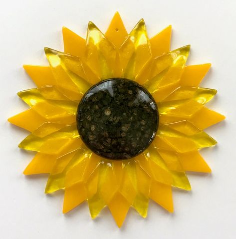 DeniseBohartBrown - Etsy Fused Glass Sunflower Patterns, Sunflower Fused Glass Ideas, Fused Glass Sunflower, Fused Glass Flower, Glass Art Products, Fused Glass Panel, Glass Art Pictures, Fused Glass Plates, Glass Fusion Ideas