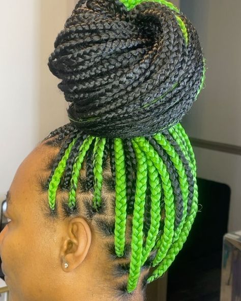 @michellestouchh shared a photo on Instagram: “Giving Shego 💚🖤😝 • • June BOOKED! July Bookings Open June 25th @6pm! #birminghambraider #atlbraider #memphisbraider #houstonbraider…” • Jun 3, 2022 at 12:22am UTC Shego Braids, Braids With Green, Green Braids, Black Box Braids, Hairstyles Color, Yarn Braids, Big Box Braids Hairstyles, Kpop Hair, Hair Twist