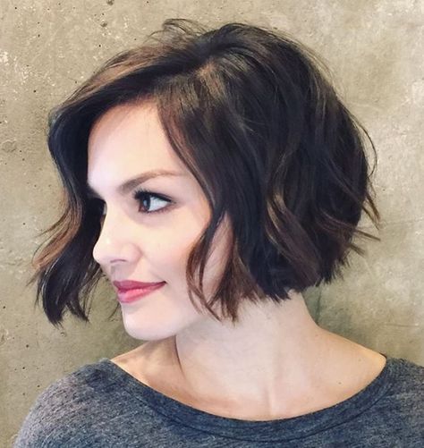 60 Best Short Bob Haircuts and Hairstyles for Women French Bobs, Bob Pendek, Kort Bob, Balayage Bob, Wavy Bob Haircuts, Wavy Bob Hairstyles, Balayage Blonde, Haircuts For Wavy Hair, Seasons Change