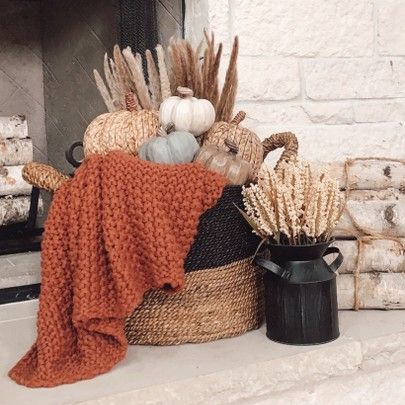 Basket With Blankets Living Rooms, Fall Mantles Ideas, Home Decor Bedroom Ideas, Fall Blankets, Decor Kitchen Ideas, Decor Bedroom Ideas, Fall Throw Blanket, Sister Studio, White Autumn